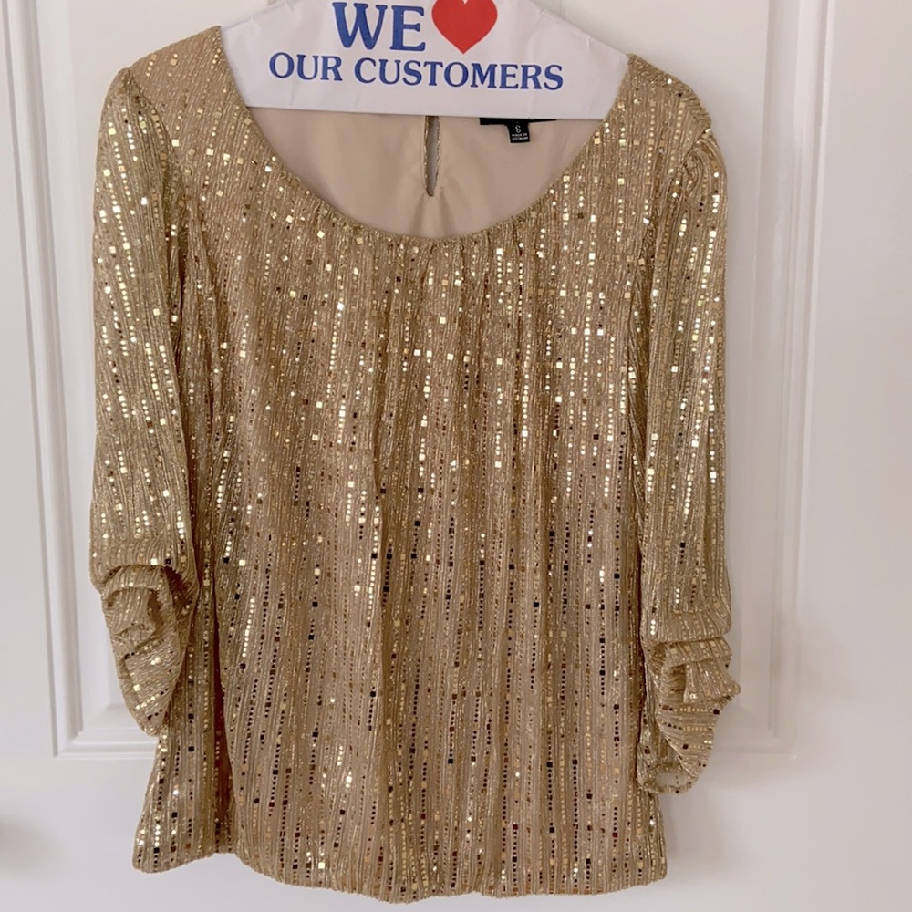 SARA MICHELLE DRESSY SPARKLE TOP